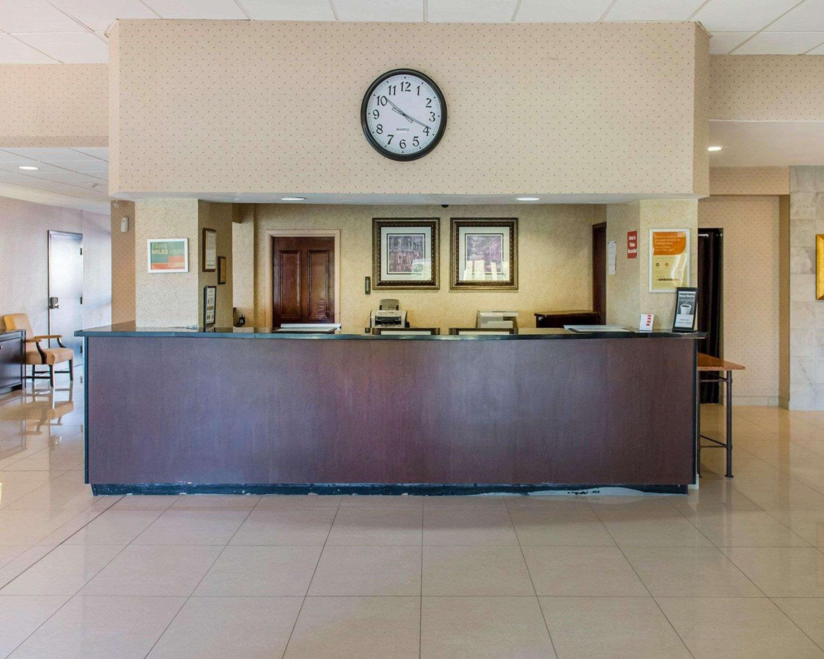 Econo Lodge Smiths Falls Exterior photo
