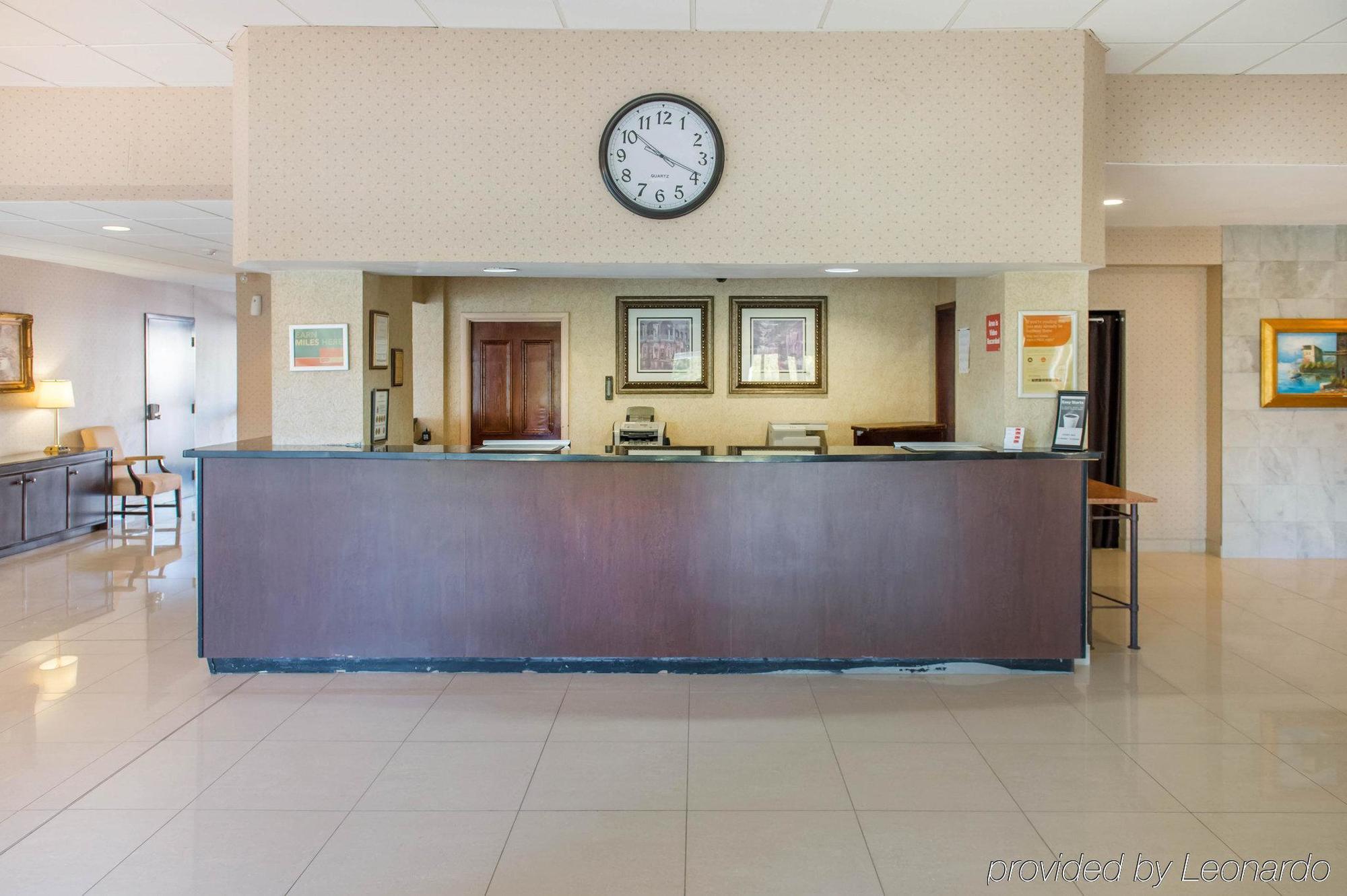 Econo Lodge Smiths Falls Exterior photo