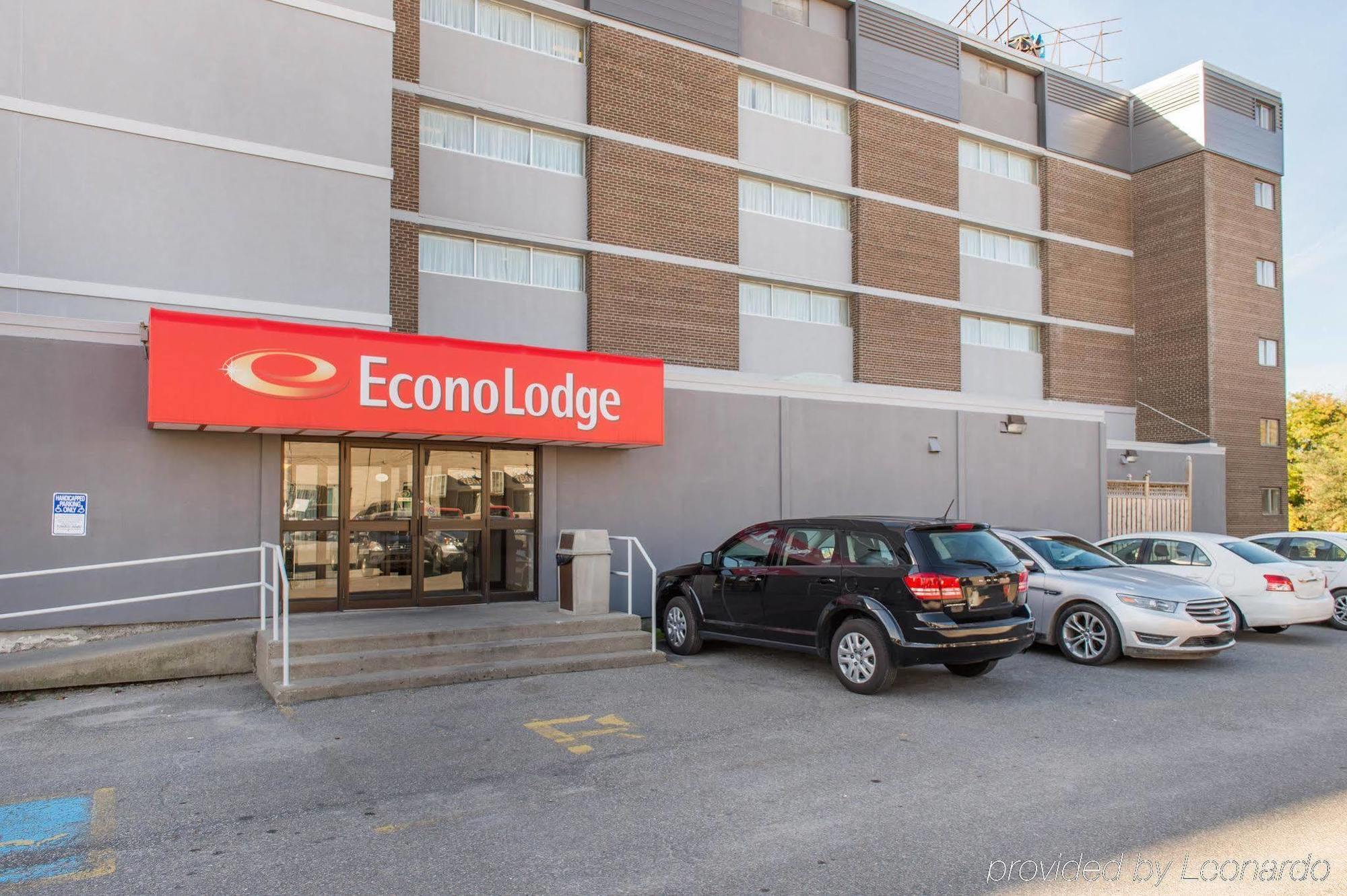 Econo Lodge Smiths Falls Exterior photo