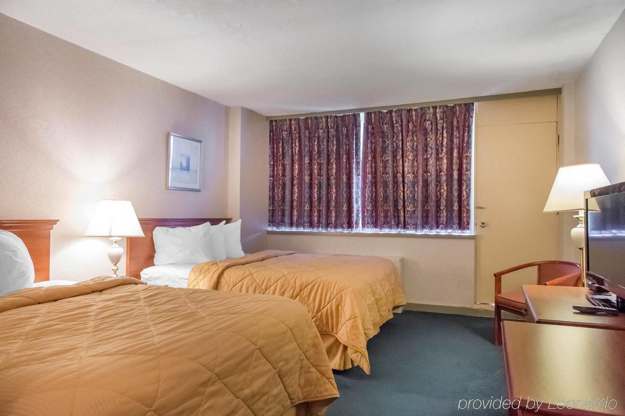 Econo Lodge Smiths Falls Exterior photo