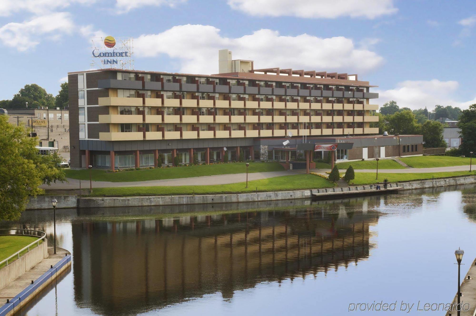 Econo Lodge Smiths Falls Exterior photo